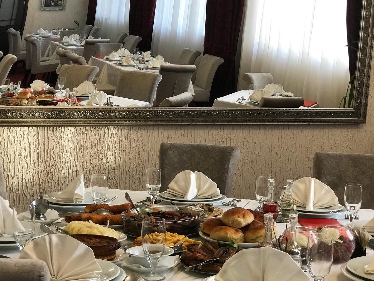 Golden Inn Hotel Majdanpek エクステリア 写真