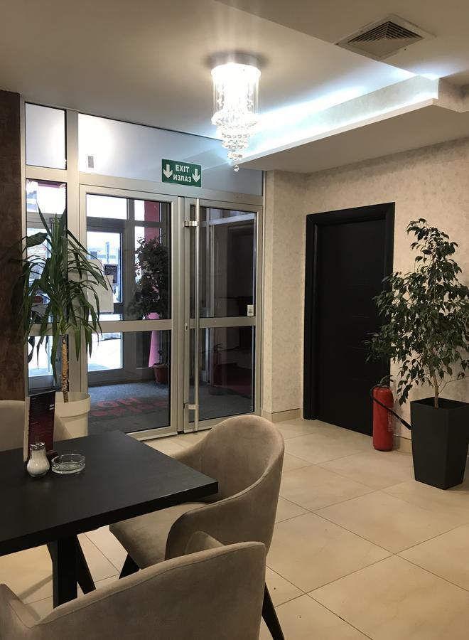 Golden Inn Hotel Majdanpek エクステリア 写真