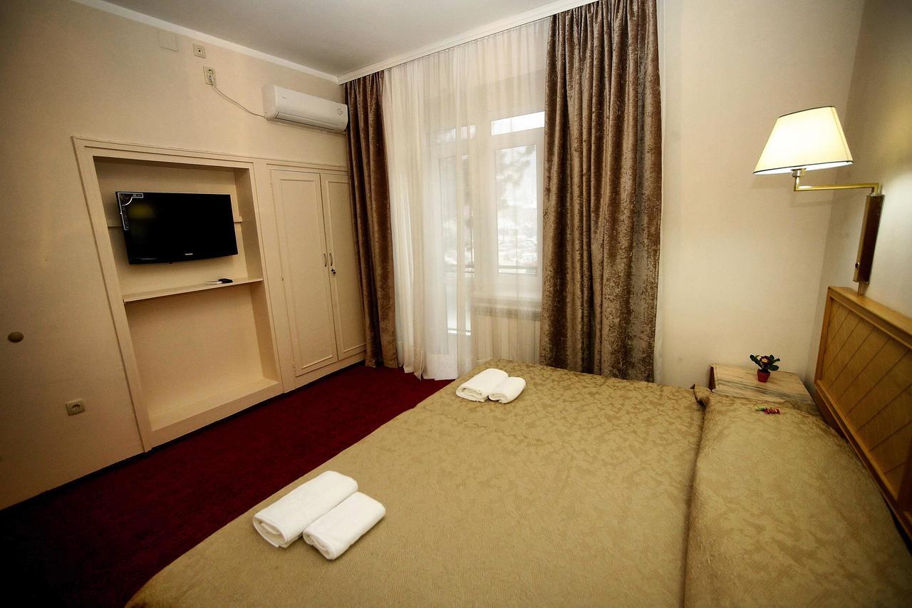 Golden Inn Hotel Majdanpek エクステリア 写真