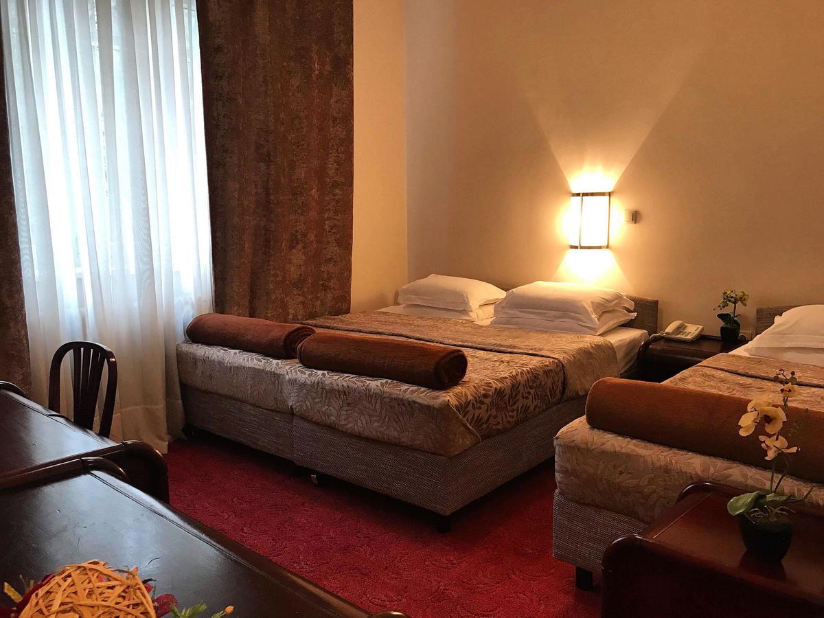 Golden Inn Hotel Majdanpek エクステリア 写真