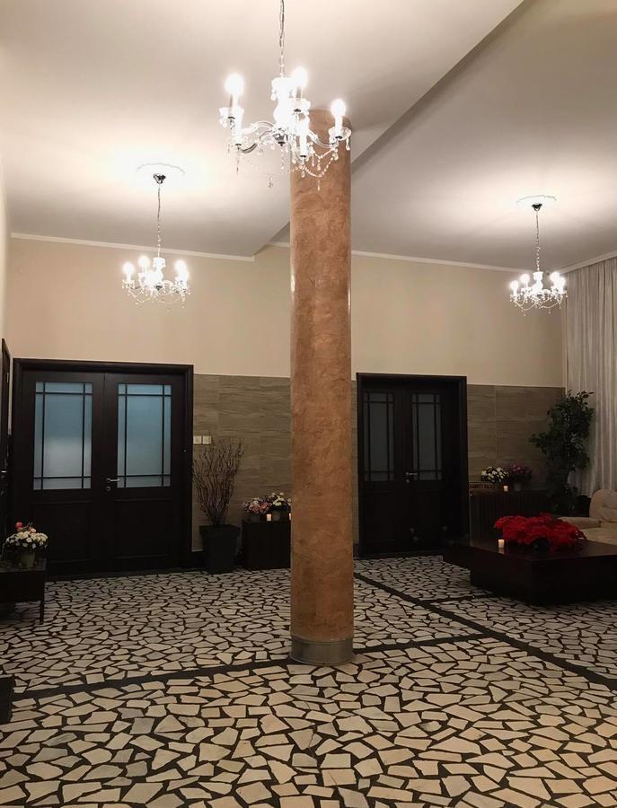 Golden Inn Hotel Majdanpek エクステリア 写真